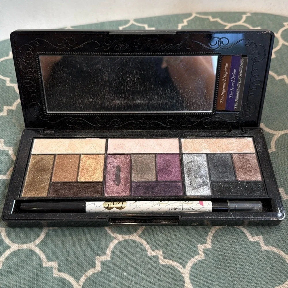 Too Faced The Return of SEXY eyeshadow palette